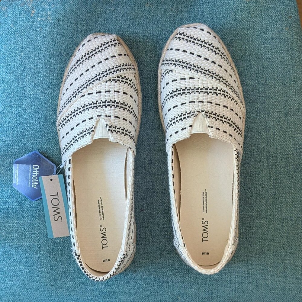 NWT TOMS Black and Cream Alpargata Rope Natural Chunky Global Women 10